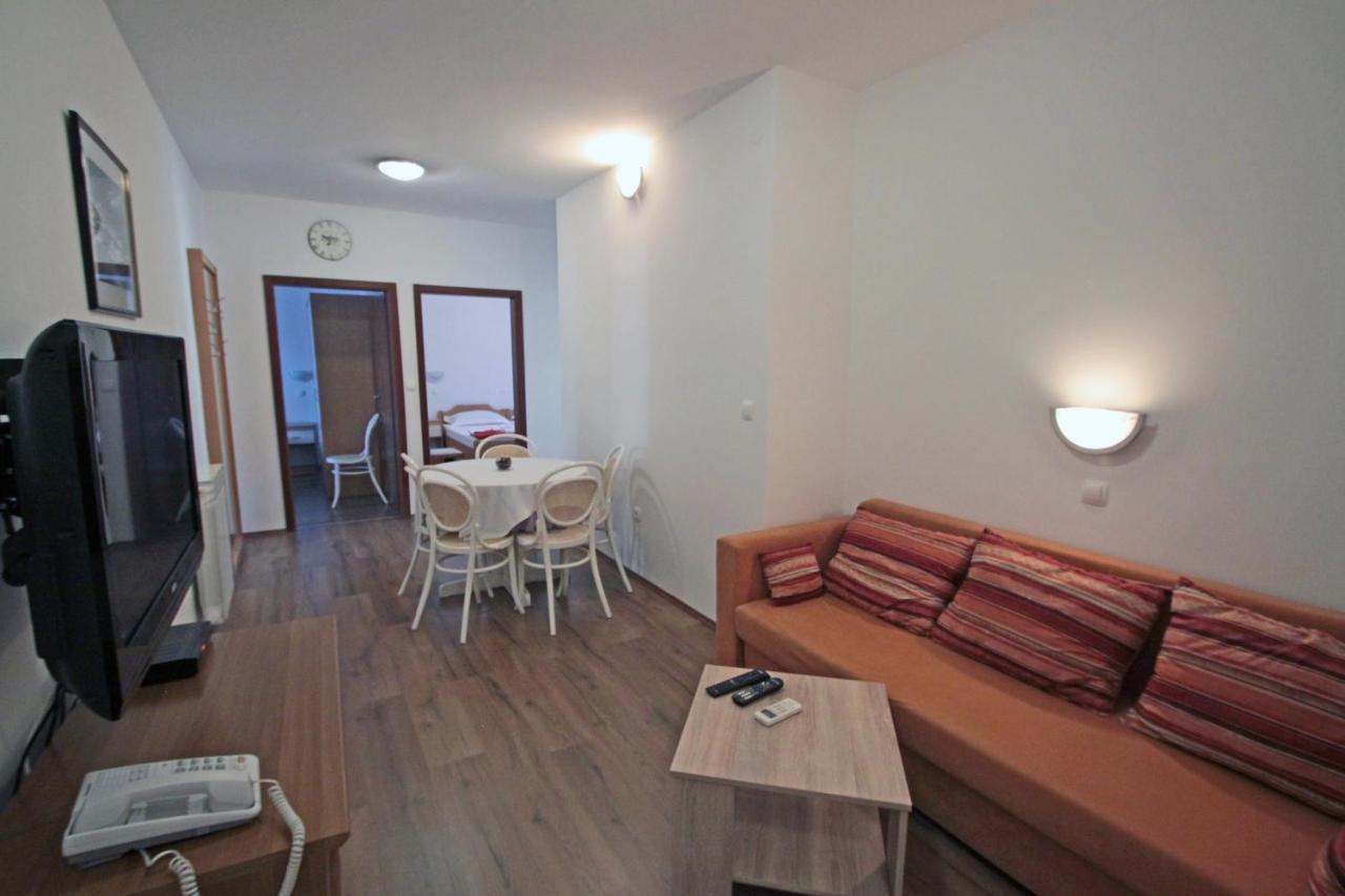 Apartments By The Sea Vinjerac, Zadar - 5811 Esterno foto