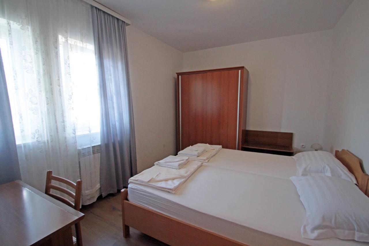 Apartments By The Sea Vinjerac, Zadar - 5811 Esterno foto